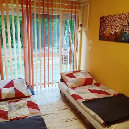 דירה Benedek Apartman *