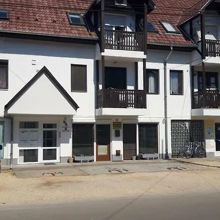 דירה Benedek Apartman שיופוק