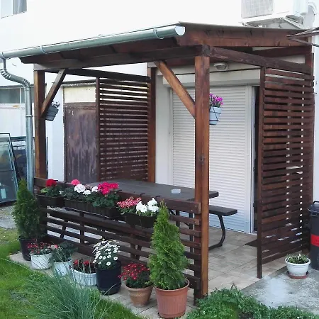 Benedek Apartman * שיופוק