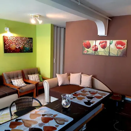 Benedek Apartman * שיופוק